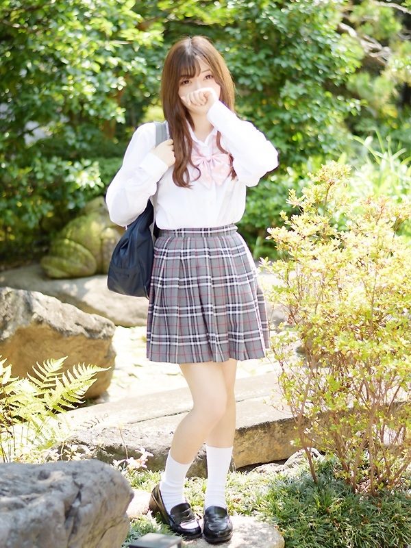 みなみ♡透明感抜群｜大阪 梅田 兎我野町 ホテルヘルス【パンチラJK】〜NO PANTY NO LIFE〜『見たい！嗅ぎたい！触りたい！！』キュートで無邪気な小悪魔JKがエロエロ全開大胆ご奉仕♪