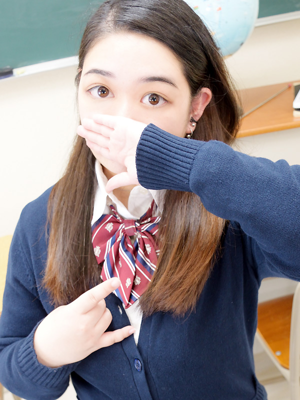 みやび♡京美人(20)｜大阪 梅田 兎我野町 ホテルヘルス【パンチラJK】〜NO PANTY NO LIFE〜『見たい！嗅ぎたい！触りたい！！』キュートで無邪気な小悪魔JKがエロエロ全開大胆ご奉仕♪