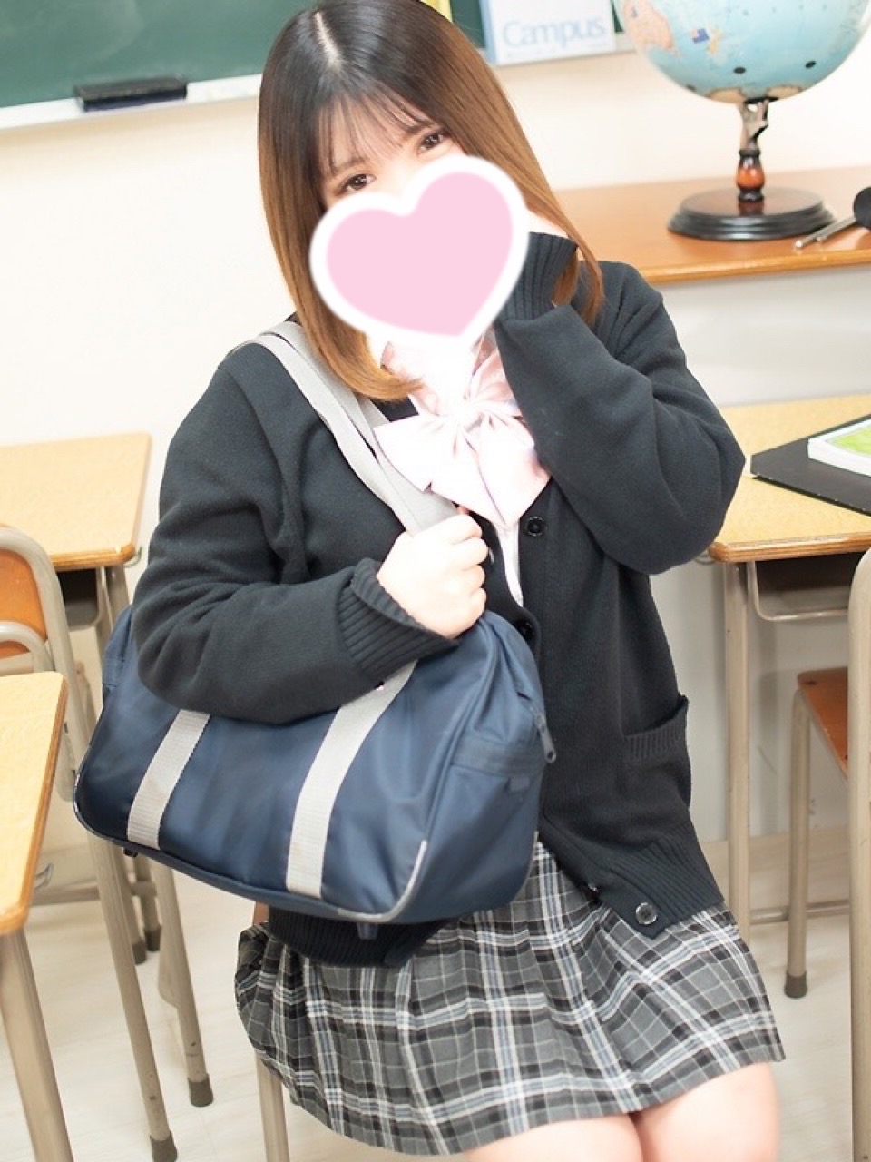 さら♡ロリ巨乳(18)｜大阪 梅田 兎我野町 ホテルヘルス【パンチラJK】〜NO PANTY NO LIFE〜『見たい！嗅ぎたい！触りたい！！』キュートで無邪気な小悪魔JKがエロエロ全開大胆ご奉仕♪