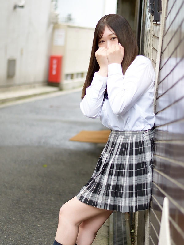 しずく♡愛嬌×天然｜大阪 梅田 兎我野町 ホテルヘルス【パンチラJK】〜NO PANTY NO LIFE〜『見たい！嗅ぎたい！触りたい！！』キュートで無邪気な小悪魔JKがエロエロ全開大胆ご奉仕♪