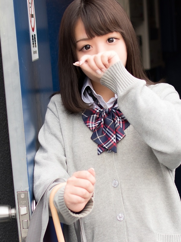 しおり♡おっとり系｜大阪 梅田 兎我野町 ホテルヘルス【パンチラJK】〜NO PANTY NO LIFE〜『見たい！嗅ぎたい！触りたい！！』キュートで無邪気な小悪魔JKがエロエロ全開大胆ご奉仕♪