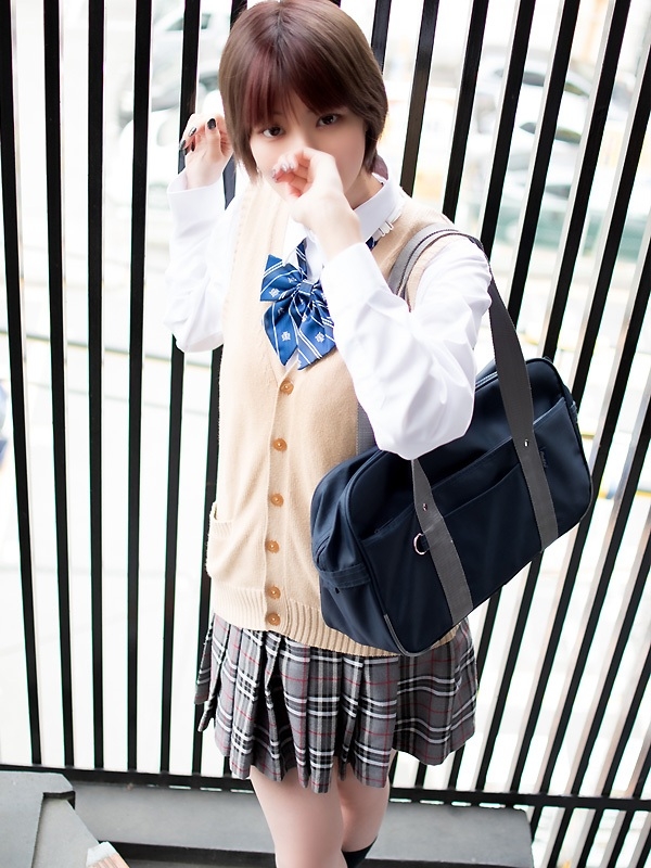 しき♡元ＡＶ女優｜大阪 梅田 兎我野町 ホテルヘルス【パンチラJK】〜NO PANTY NO LIFE〜『見たい！嗅ぎたい！触りたい！！』キュートで無邪気な小悪魔JKがエロエロ全開大胆ご奉仕♪